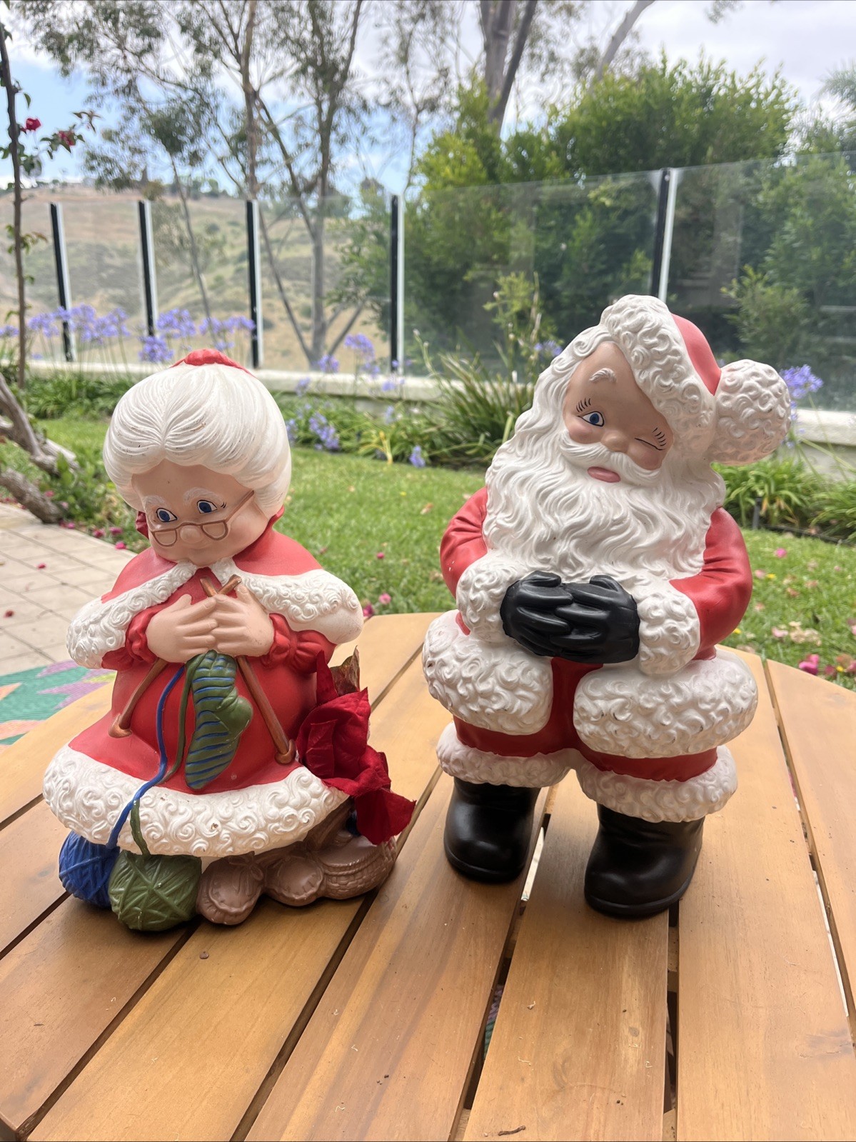 Vtg Atlantic Mold Large Santa & Mrs Claus Winking Knitting Ceramic Christmas 14”