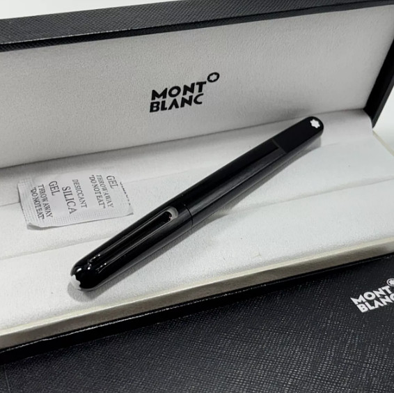 Montblanc StarWalker Rollerball Pen 2026 Edition Magnetic Black Glossy New Box