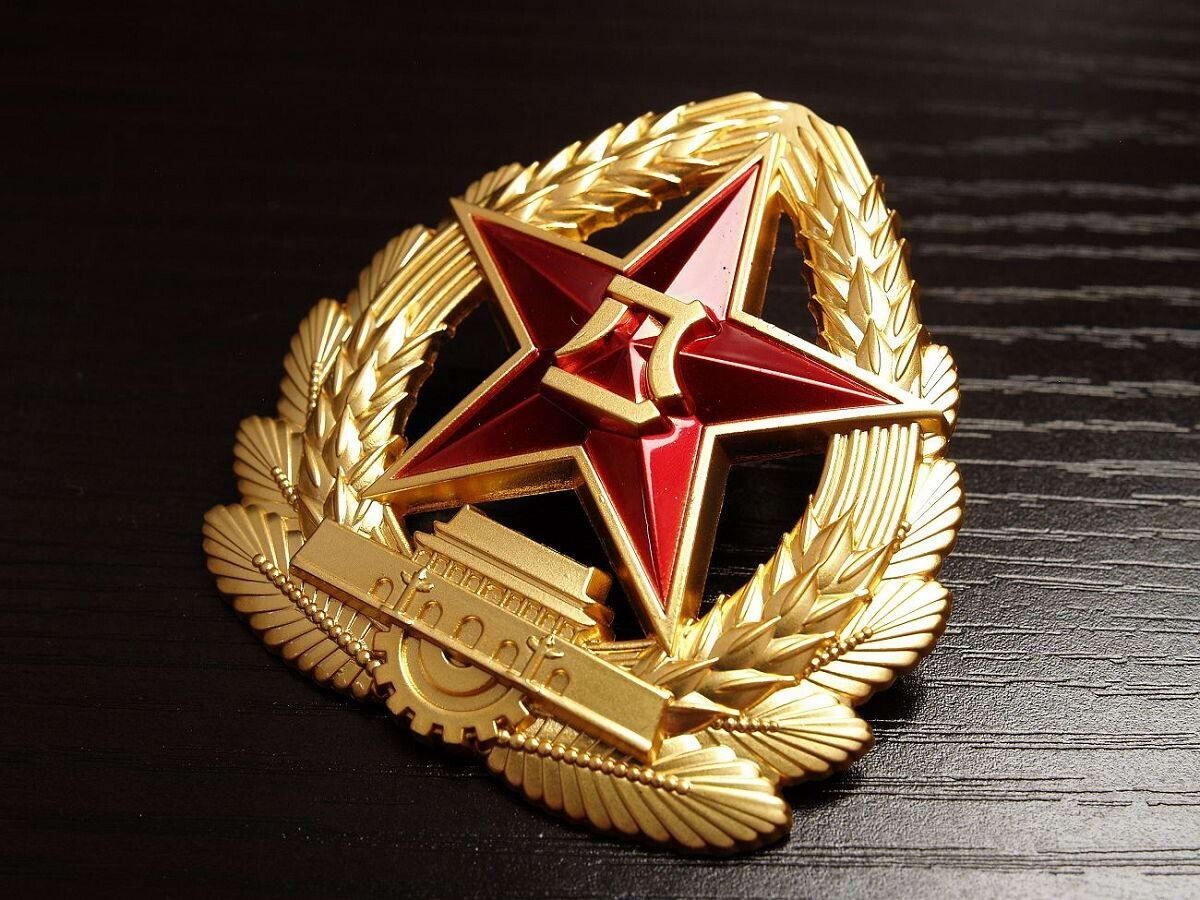 Genuine Chinese ARMY PLA tpye 07 enamelled metal hat badge pin