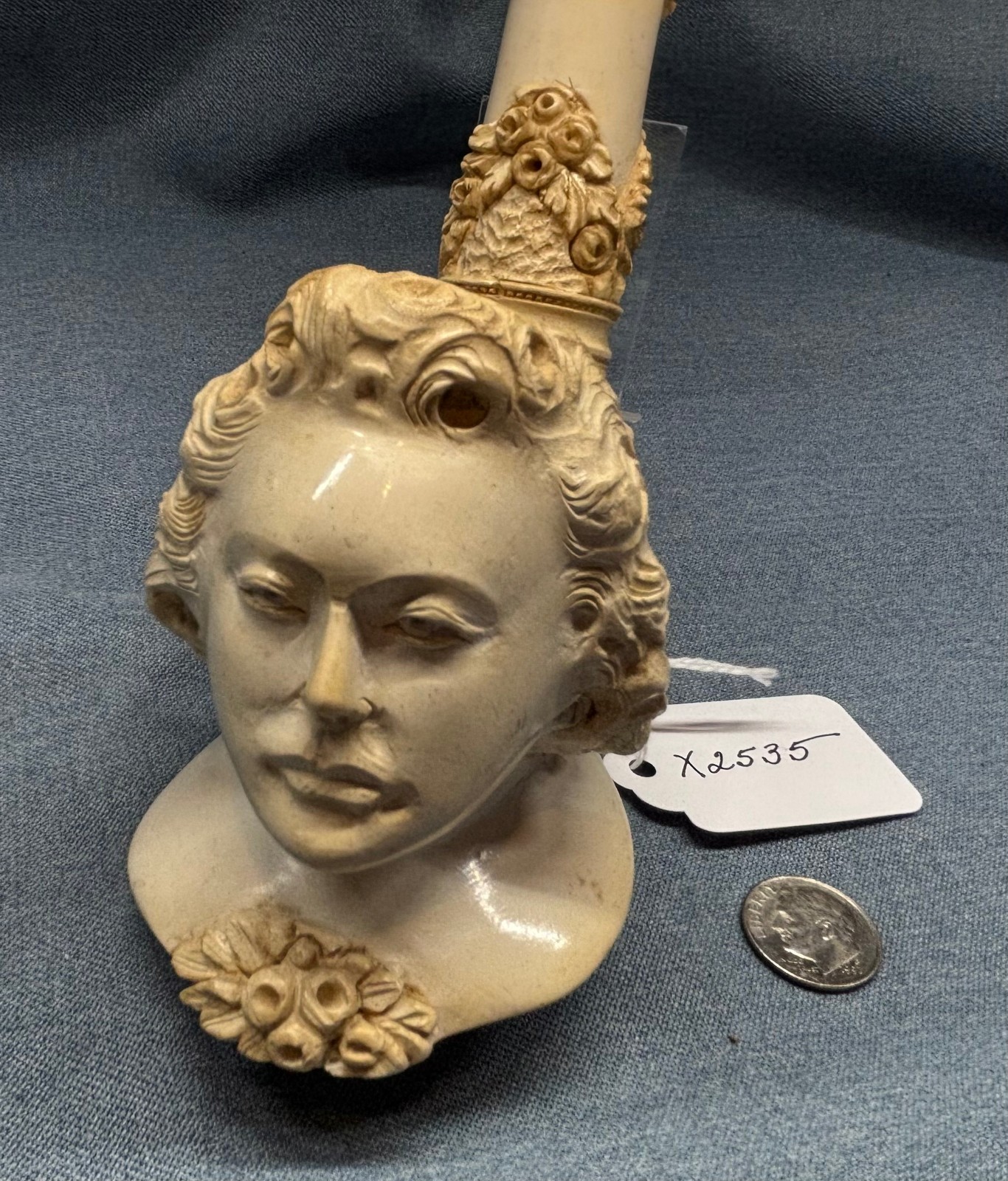 Impressive vintage European carved meerschaum pipe, 9 1/2