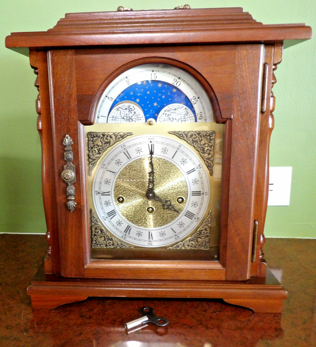 VINTAGE EMPEROR MOON PHASE MANTEL CLOCK HERMIE WESTMINSTER CHIME GERMANY W/KEY