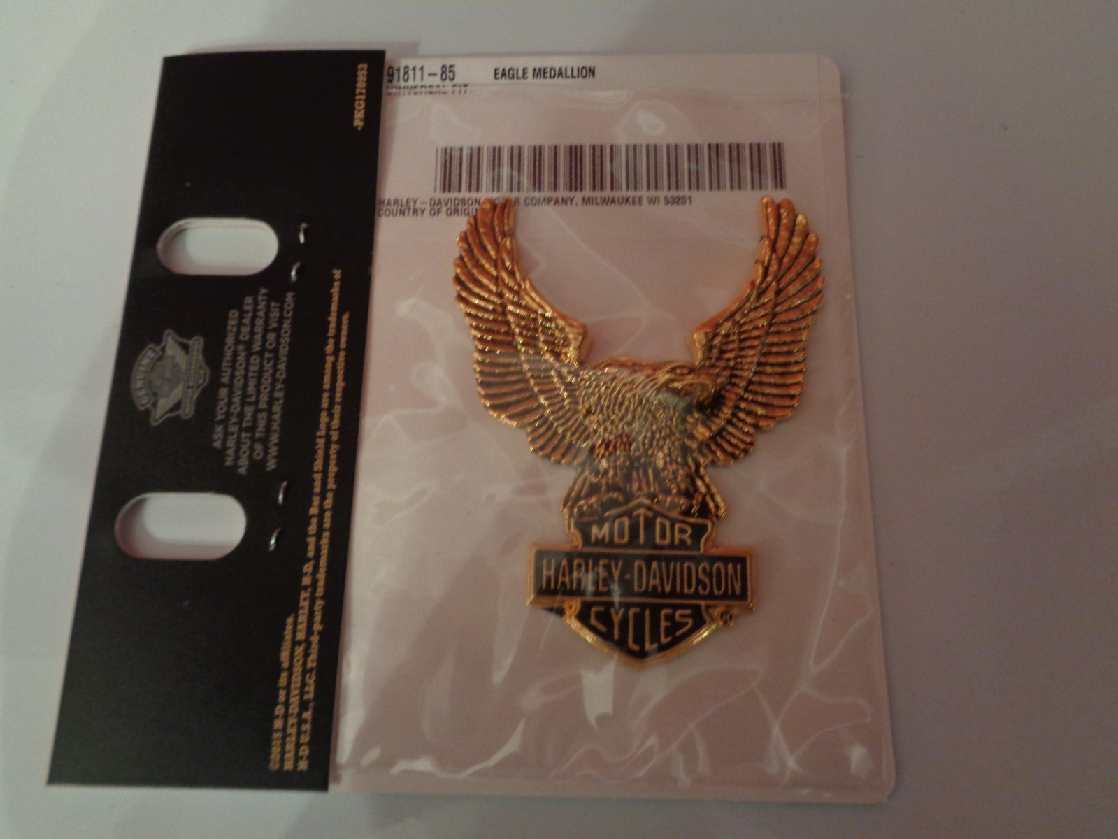 Harley-Davidson Eagle  Medallion Badge Emblem Gold   # 91811-85  LARGE  NIP