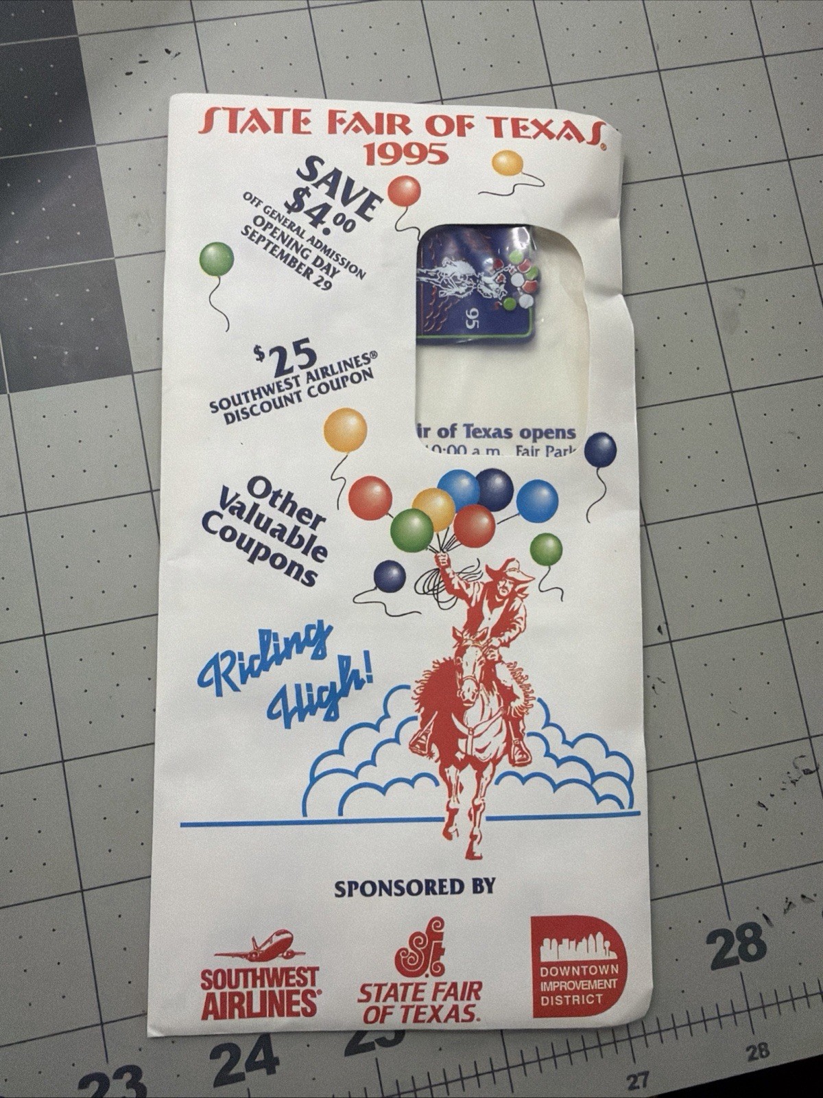 Vintage 1995 State Fair of Texas Unused Coupon Packet w/ Collector Pin & Ads