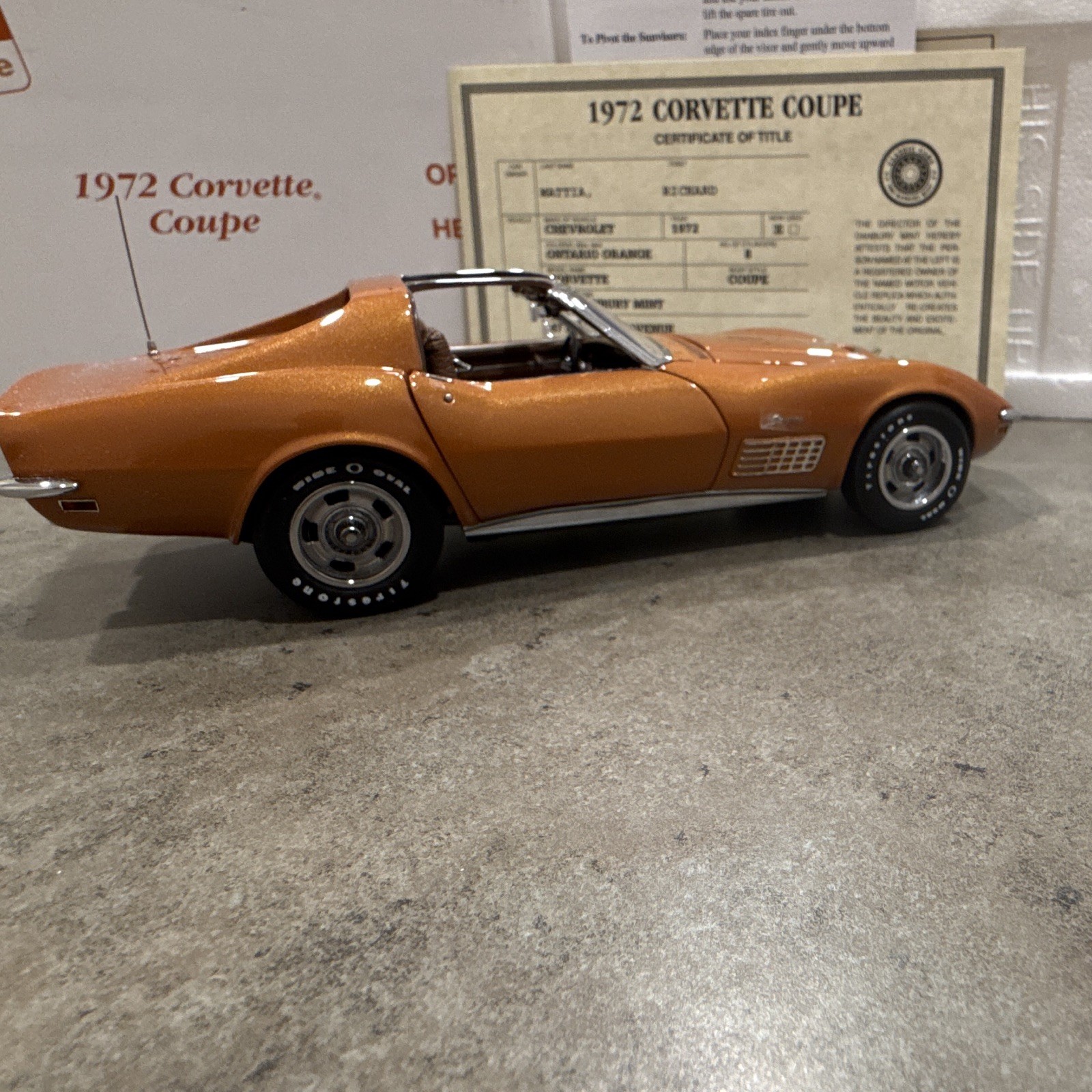 Danbury Mint 1972 Corvette Coupe T-Tops Ontario Orange, 1:24 Scale Rare
