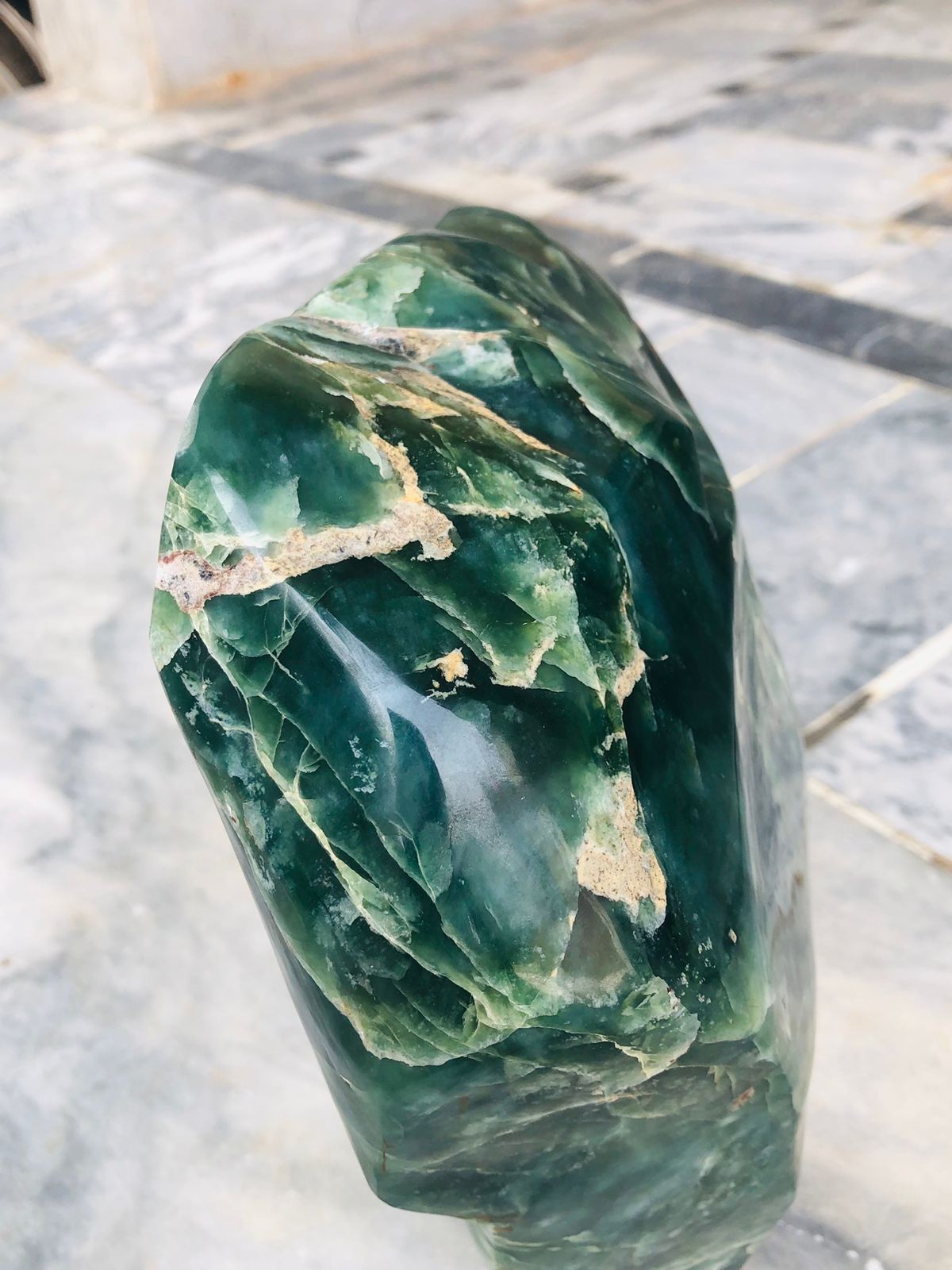 Beautiful Big 4.7kg Natural Serpentine Jade Polished Crystal Display Stone