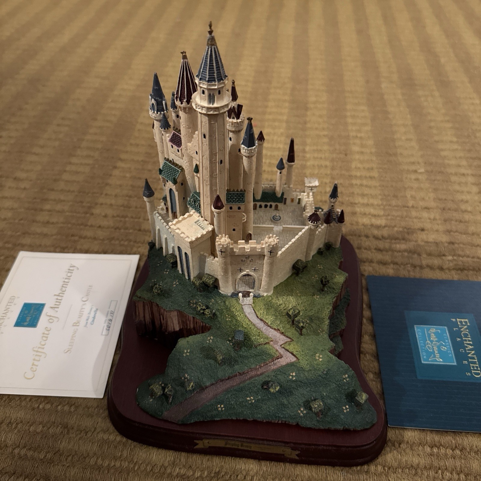 WDCC Disney Enchanted Places Collection Sleeping Beauty's Castle Rare COA