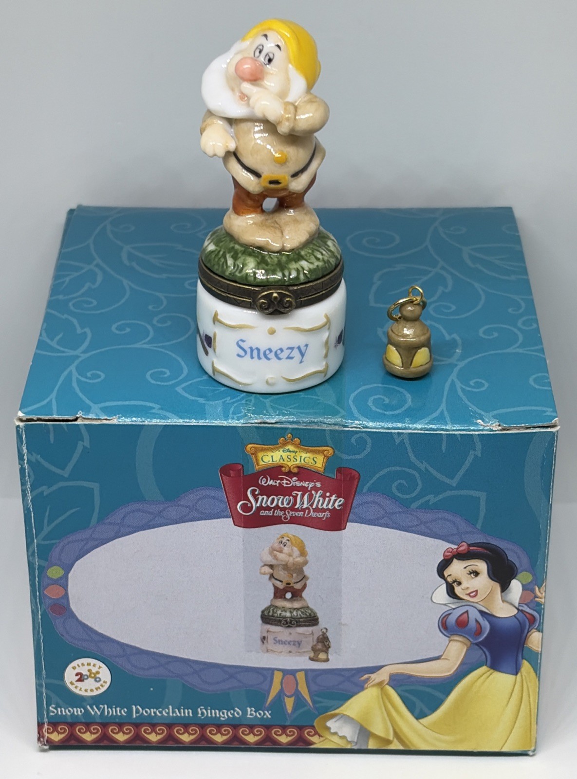 PHB Disney Snow White & Seven Dwarfs SNEEZY Porcelain Trinket Box w/ Lantern