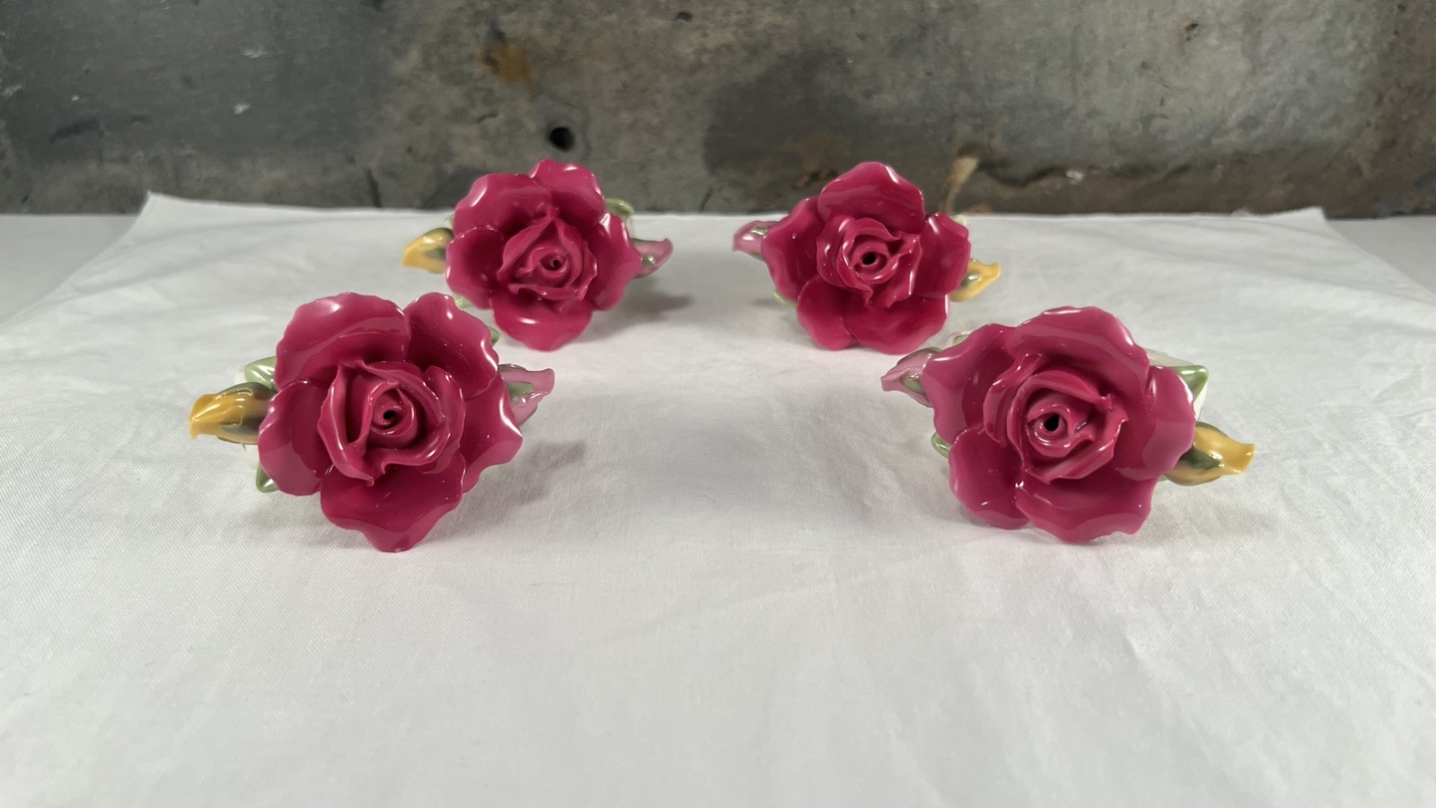 4 Vintage Royal Albert Old Country Roses Sculpted Napkin Rings 1962 VGC