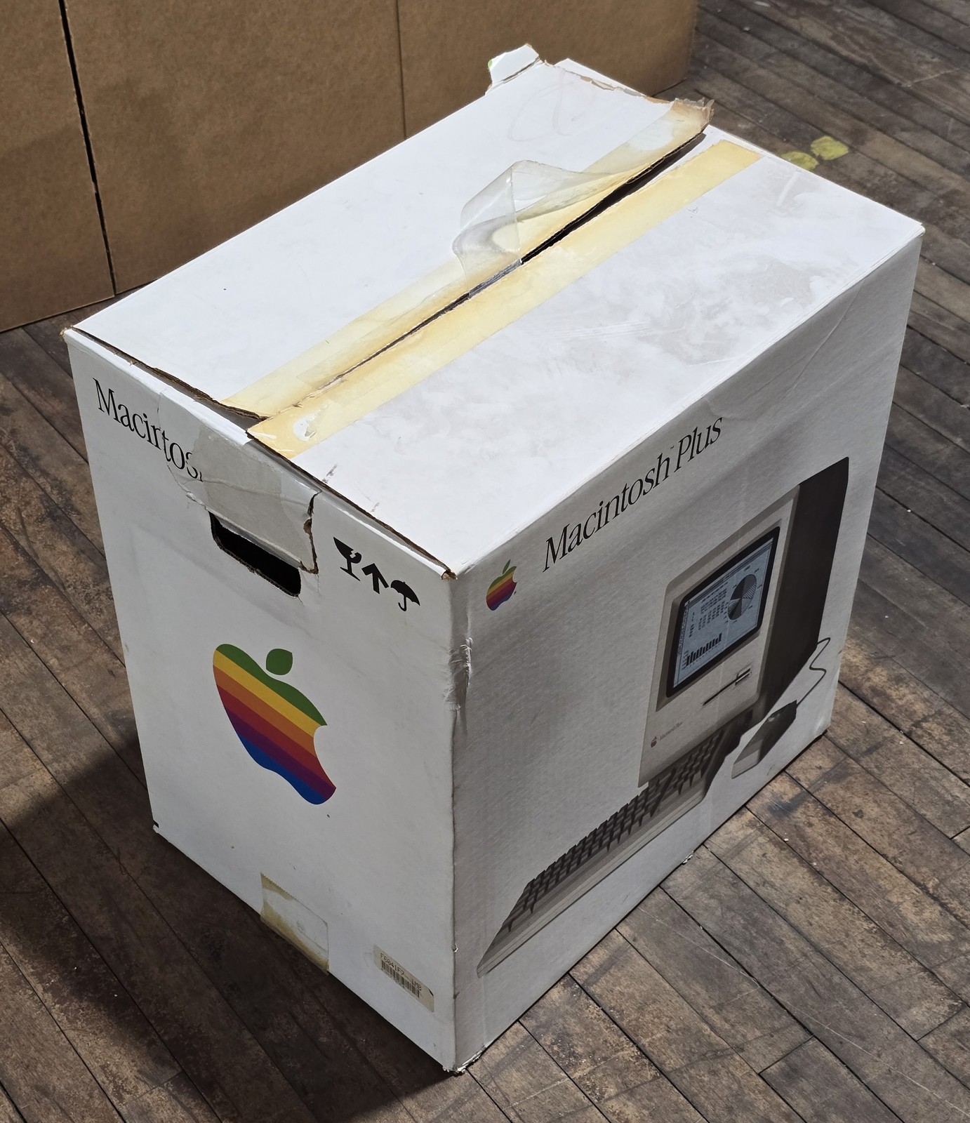 Retro Macintosh Plus Movie Prop BOX ONLY 21\