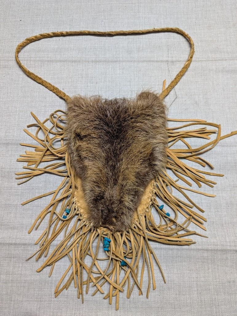 vintaeg NATIVE AMERICAN INDIAN handcrafted bag DEERSKIN trading post FUR leather