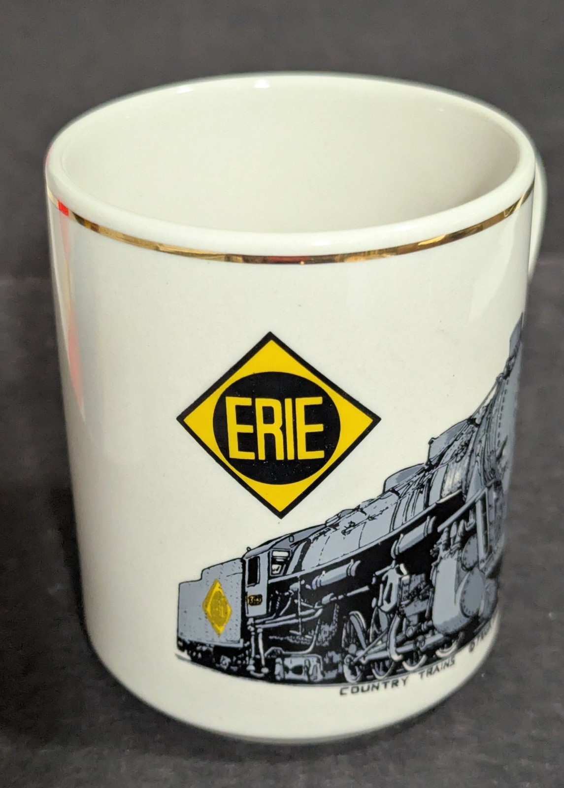 ***VINTAGE 1989 ERIE RAILROAD LOCOMOTIVE COUNTRY TRAINS COFFEE CUP MUG***