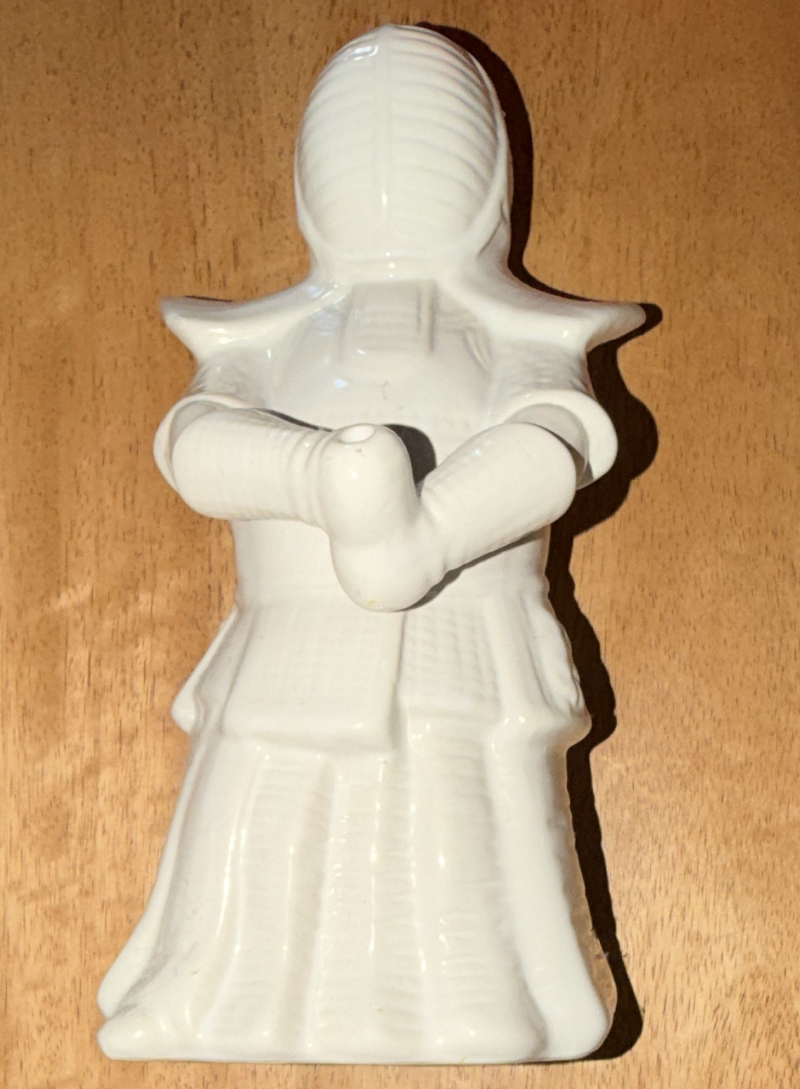 White Ceramic Kendo Figurine Statue, 3D Effect, Glossy Finish 9 inches Benihana