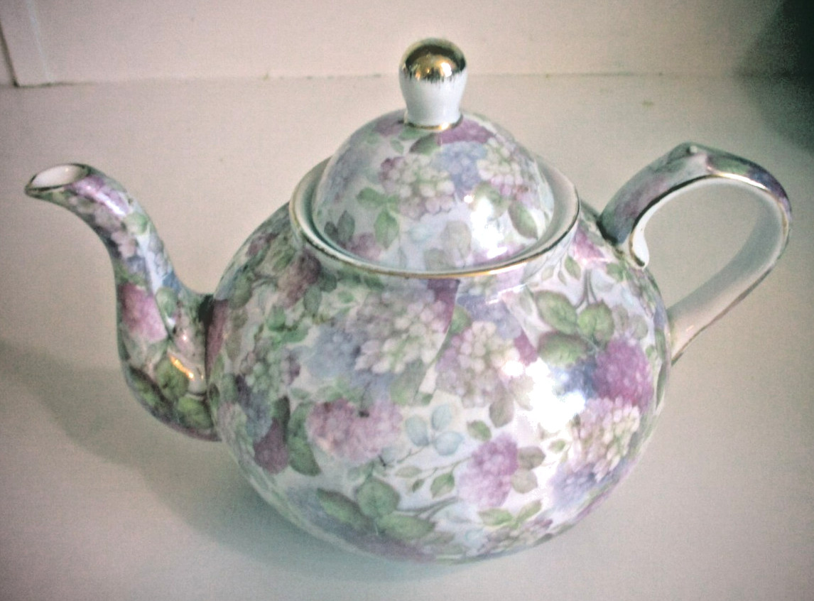 Maxwell & Williams Purple & Pink Hydrangea Teapot