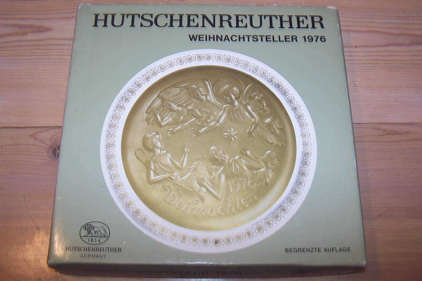 Vintage Christmas Plate 1976 Hutschenreuther Germany “The Holy-Family”