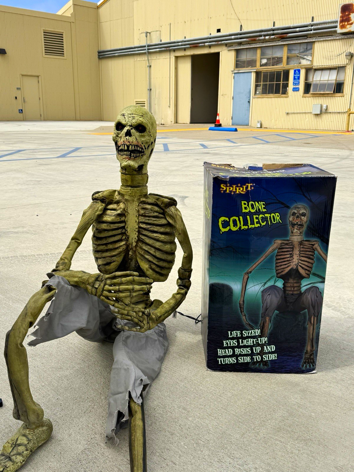 Spirit Halloween Bone Collector Life Size Animated Skeleton Prop w/ Box 2010
