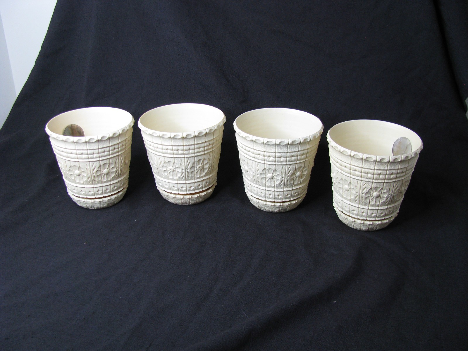 Vintage NOS Lawnware Plastic Flower pots 235 w Saucers Lamp crafts Yellowing 4