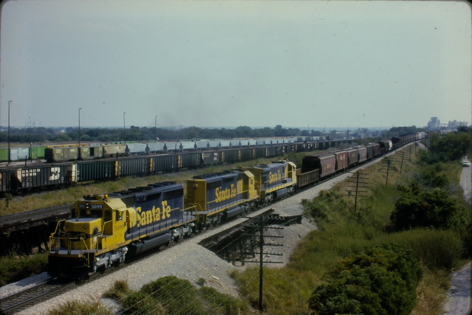 ATSF SANTA FE 5099 W/T N FORT WORTH TX 1983 KODACHROME TRAIN SLIDE