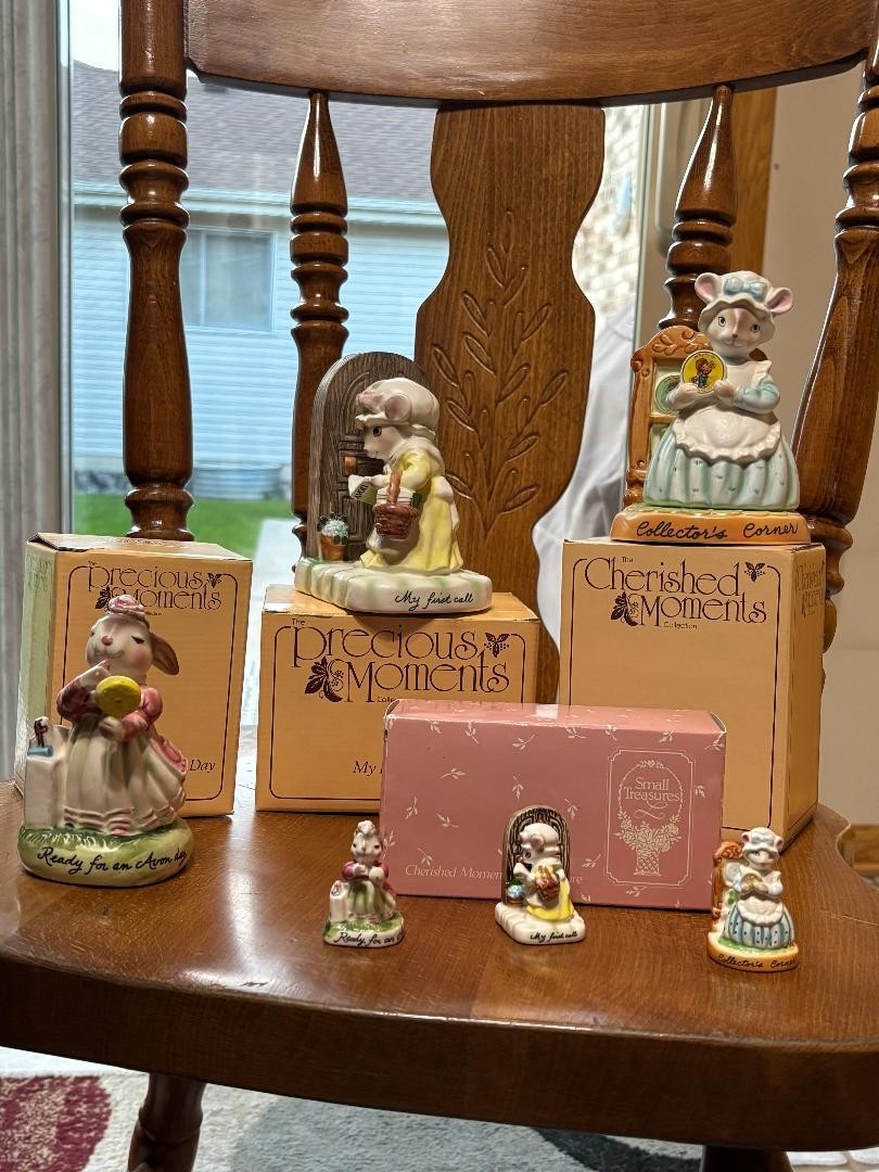 AVON Precious Moments- set of 3 -President's Club figure w/matching minatures