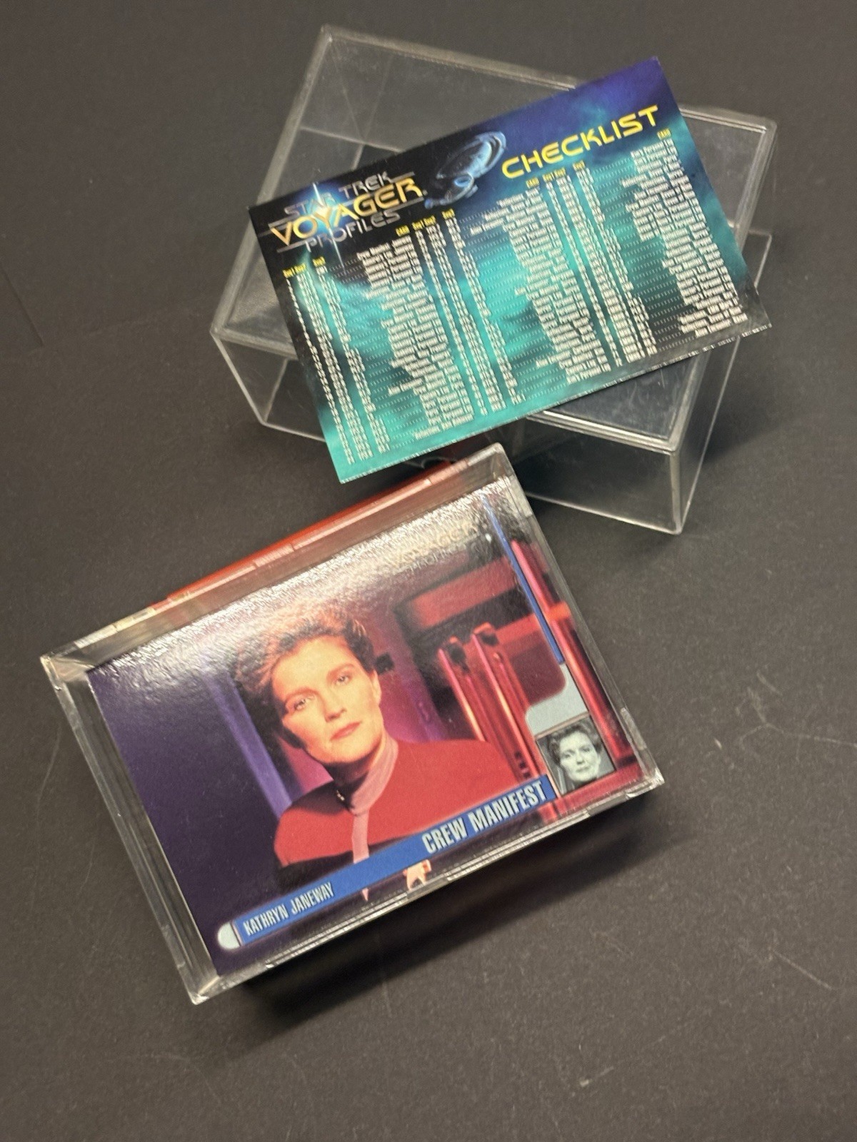 Star Trek: Voyager Profiles 1998 base card set of 90 