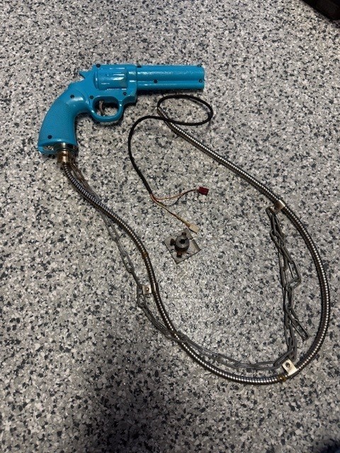 Konami Lethal Enforcers  Arcade Light Gun Zapper Lightgun w/Wiring and Chain