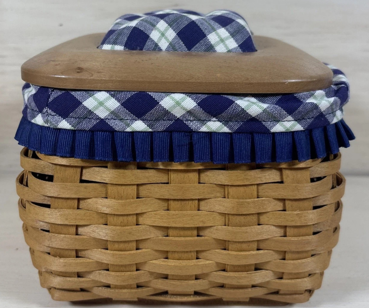Longaberger 2004 Blue Ribbon Mending Basket w/ Lid Liner Protector & Paperwork