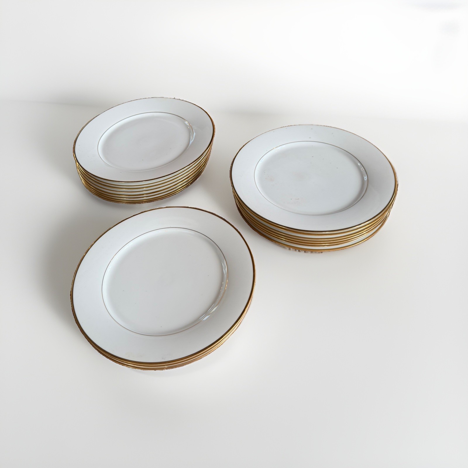  18 Noritake Heritage Dinner Plates