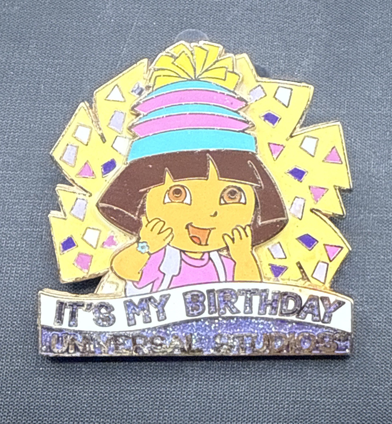 RARE Dora The Explorer It\'s My Birthday Universal Studios trading pin 2008