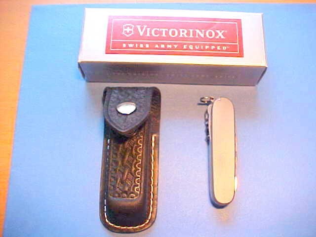 READ VICTORINOX SWISS ARMY HUNTSMAN POCKET KNIFE TITANIUM HANDLE SHEATH EXTRAS