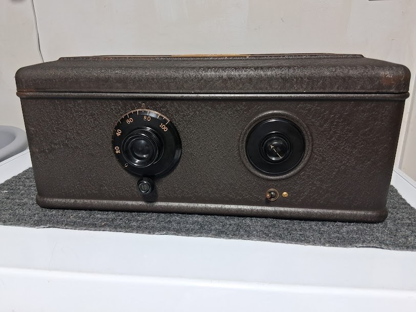Atwater Kent Type 40 Radio fully restored very clean working condition