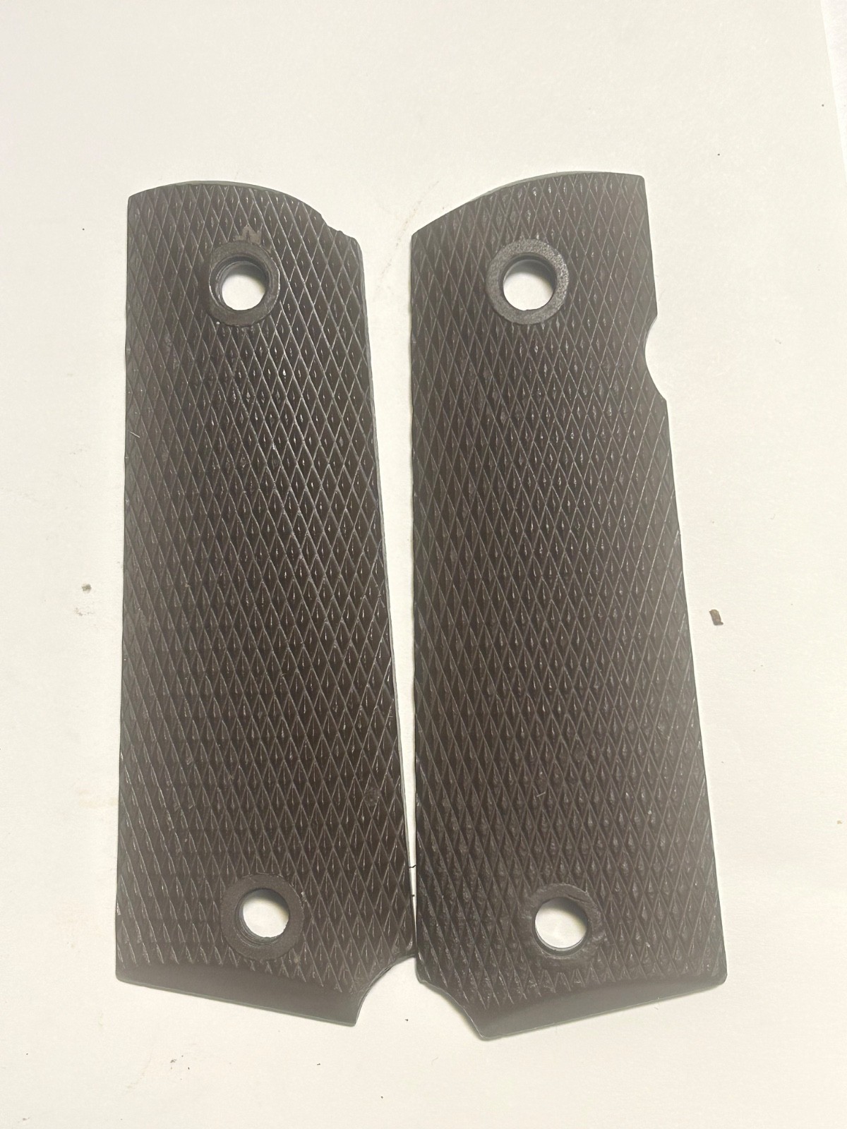 1911A1 WWII Colt Coltwood grips