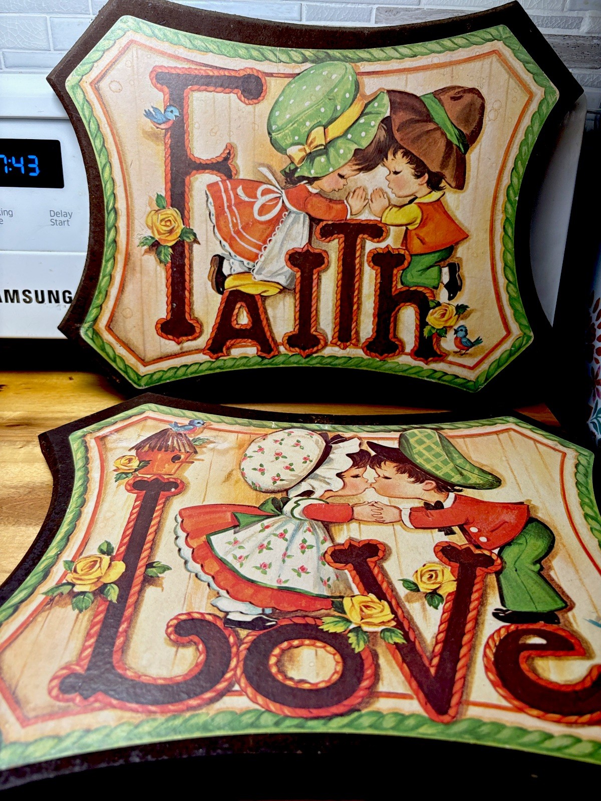 VTG Homco Wooden Wall Hangings Plaques Faith Love 1970s Cottage Kitch Set of 2