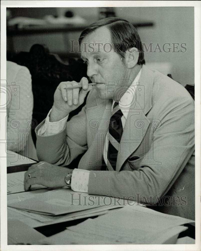 1971 Press Photo Allen Robinson during TDA meeting - lrb29797