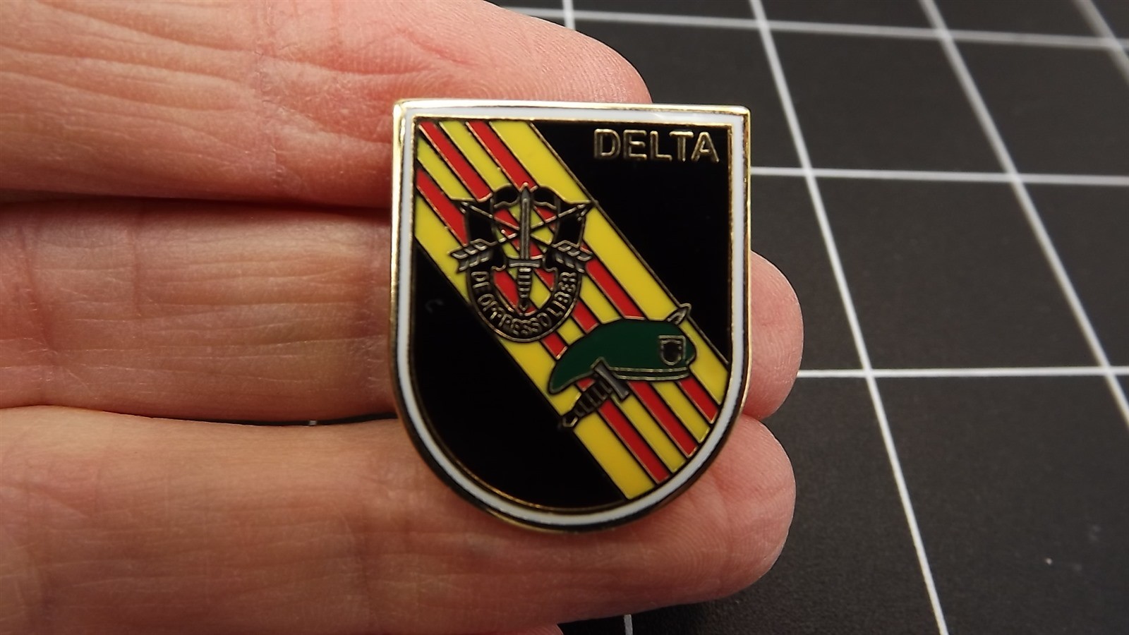 BRAND NEW Lapel Pin \