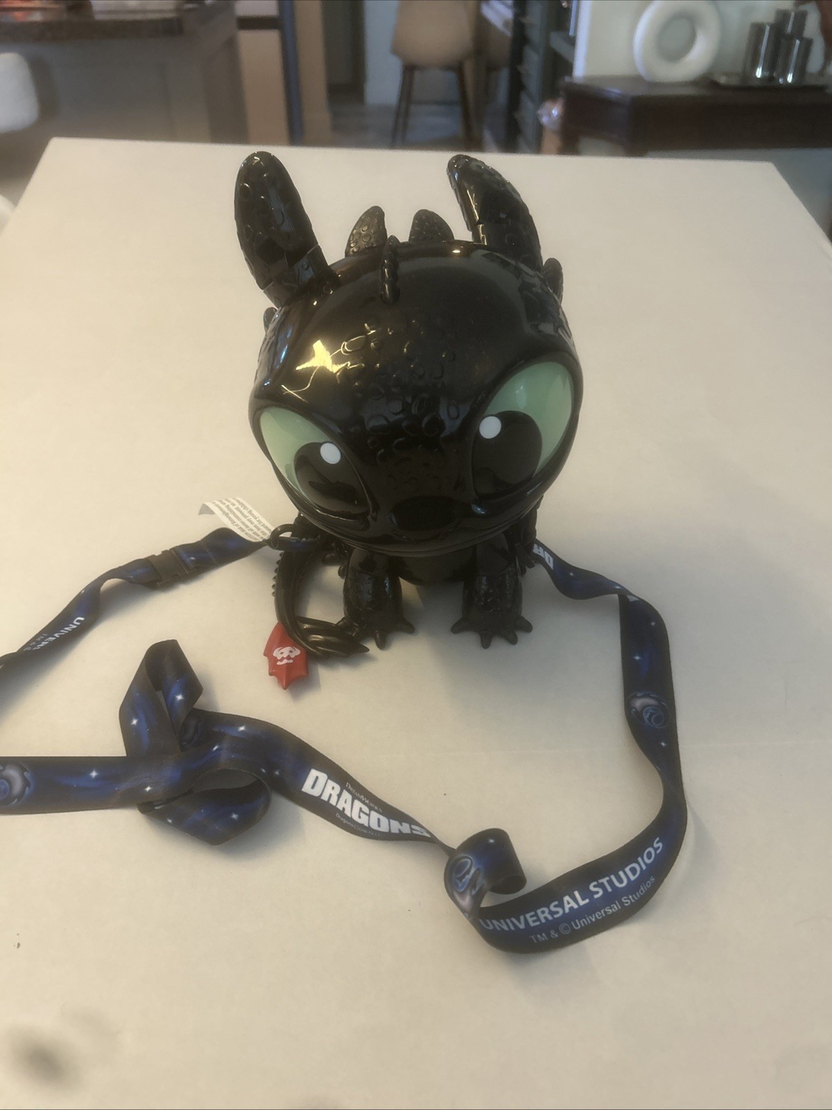 Universal Toothless How To Train Your Dragon Popcorn Bucket Wind Up light up