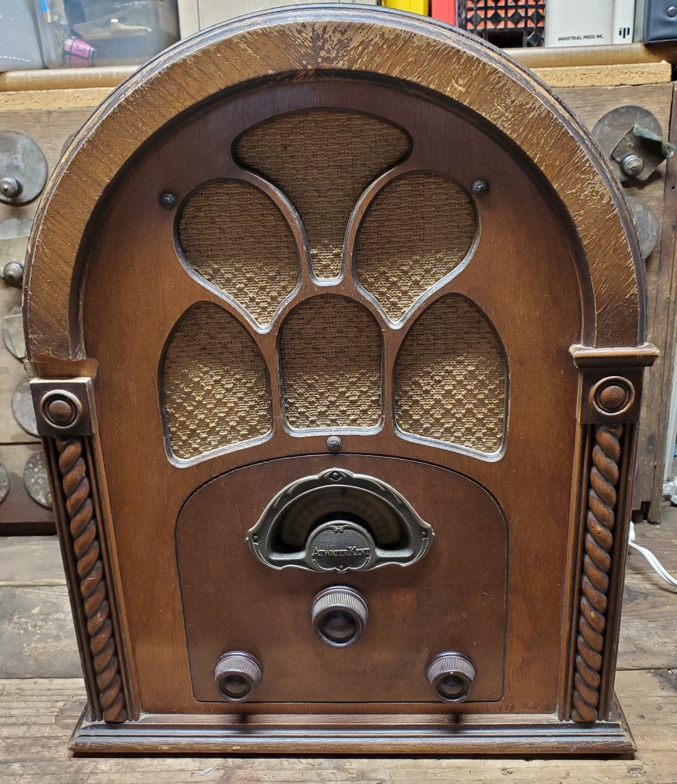 ATWATER KENT 1931 Model 84 “Golden Voice” Cathedral Table Top Tube AM Radio