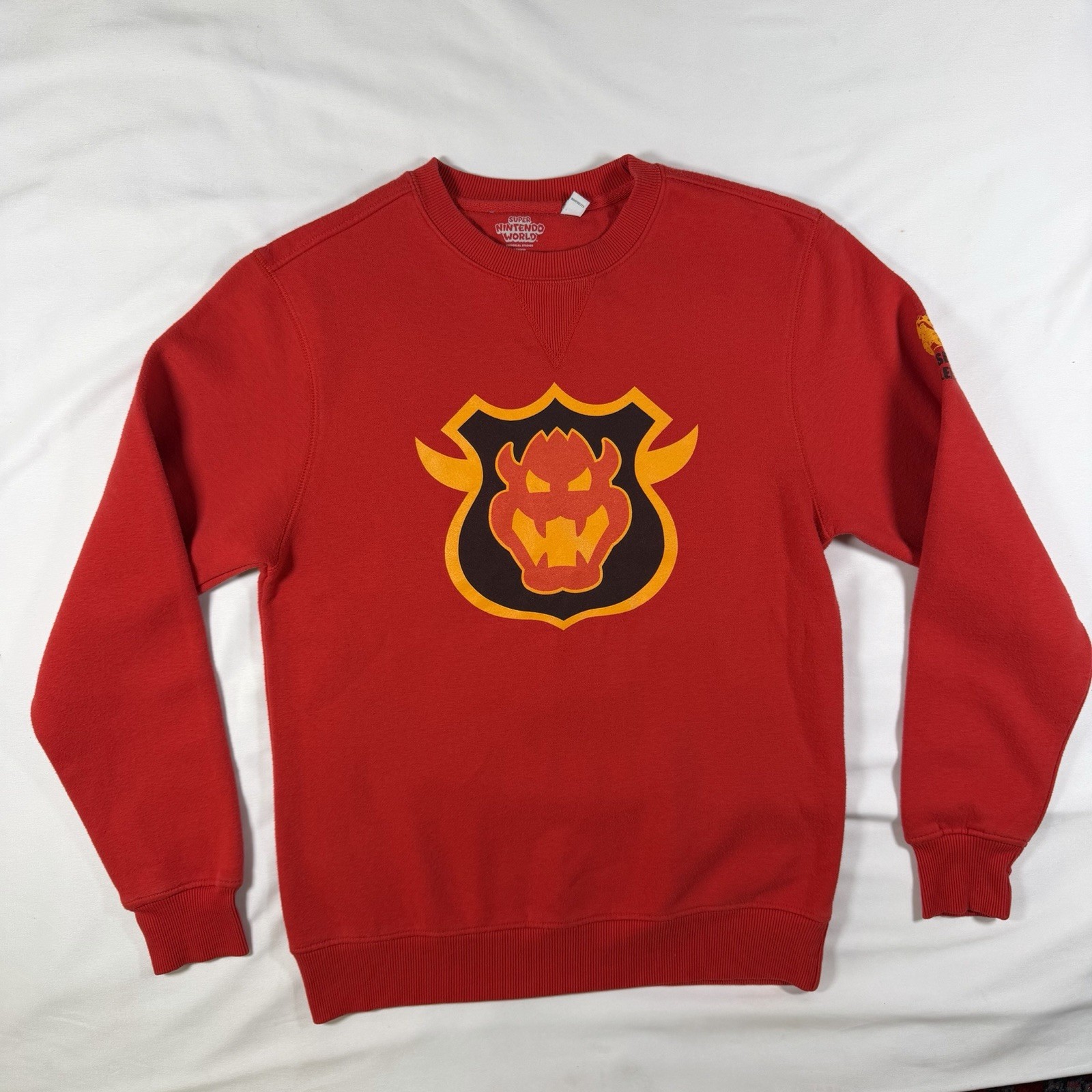 Universal Studios Super Nintendo World Bowser Challenge Red Pullover Size small