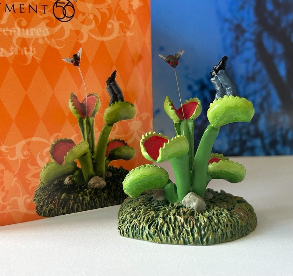 DEPT 56 Halloween CREEPY CREATURES VENUS FLY TRAP Rare, Deadly, Spooky, Scary