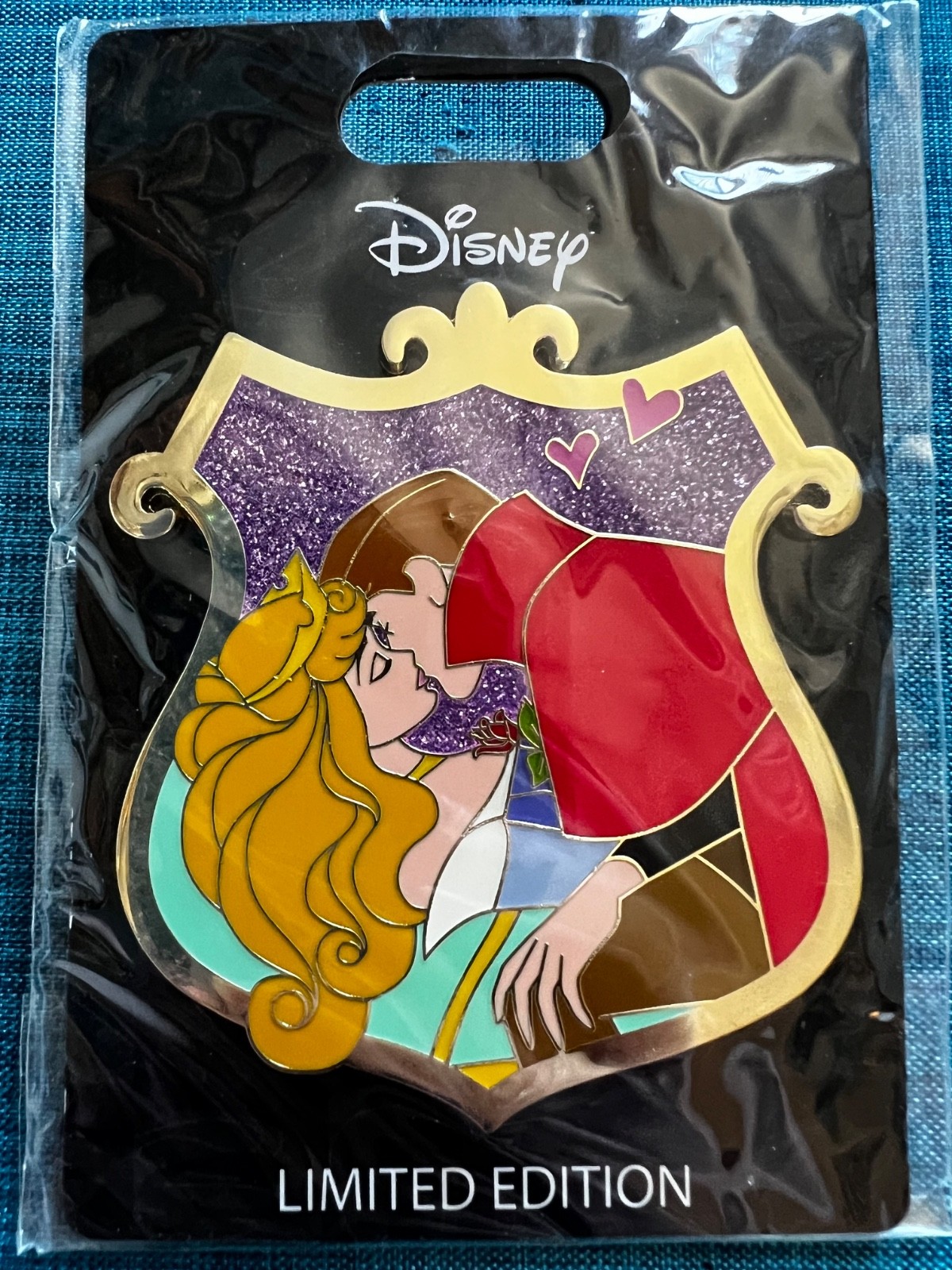 Disney PALM Princess Aurora Prince Phillip Kiss Jumbo Pin Sleeping Beauty NEW