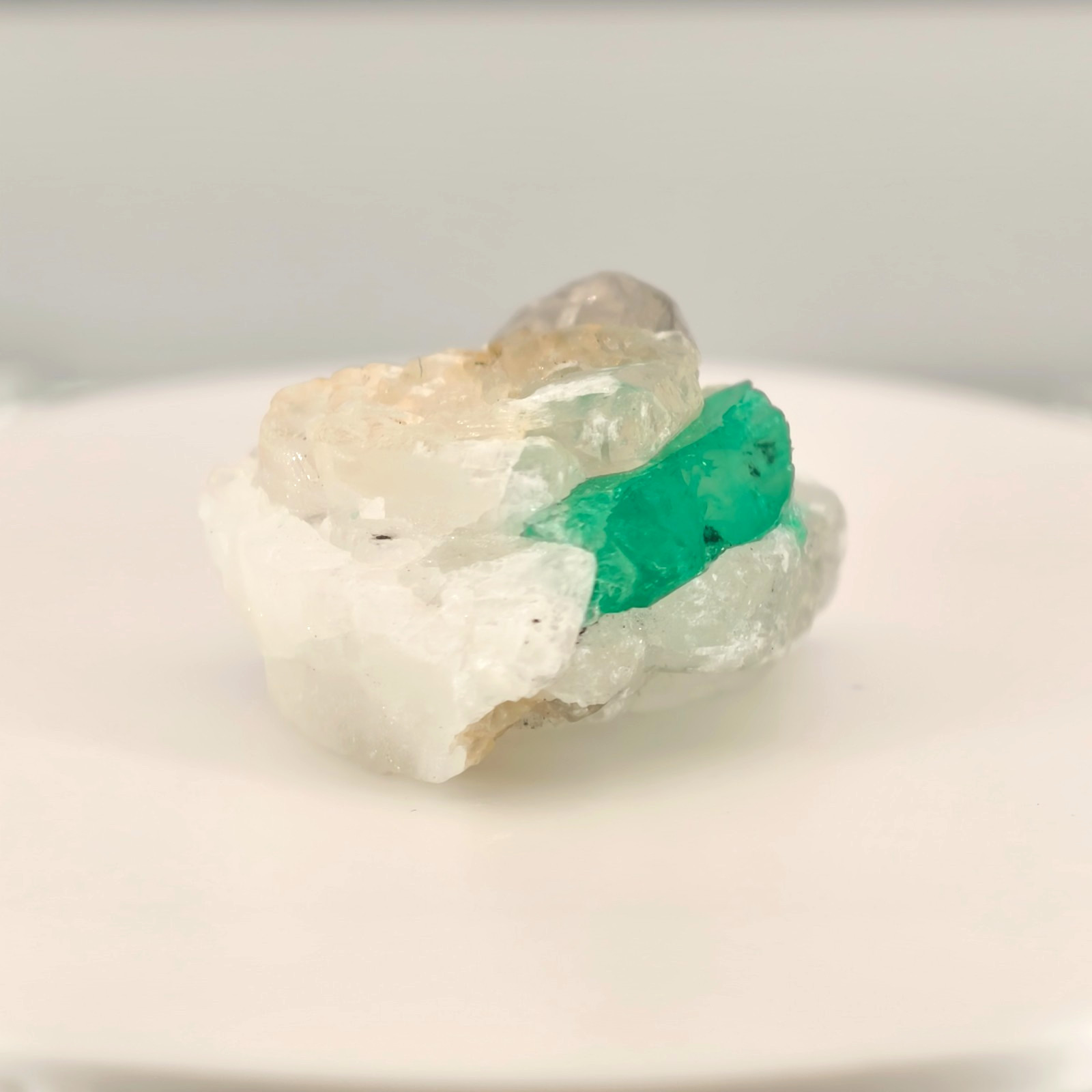VERY CLEAR NATURAL EMERALD CRYSTAL ON MATRIX  FROM MUZO - COLOMBIA 3.3 grams