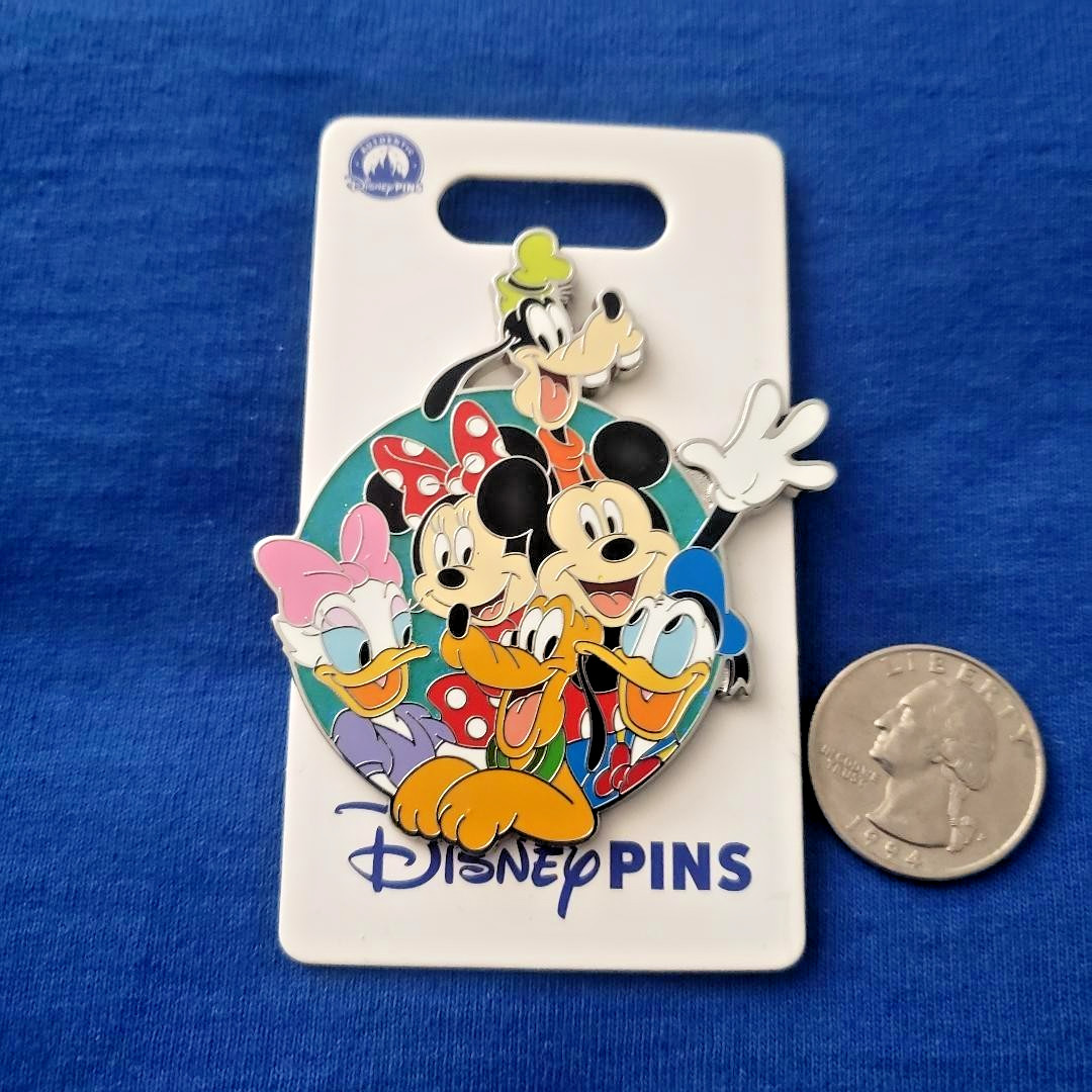 2025 Disney Parks Family Cluster Mickey Minnie Goofy Pluto Donald Daisy OE Pin