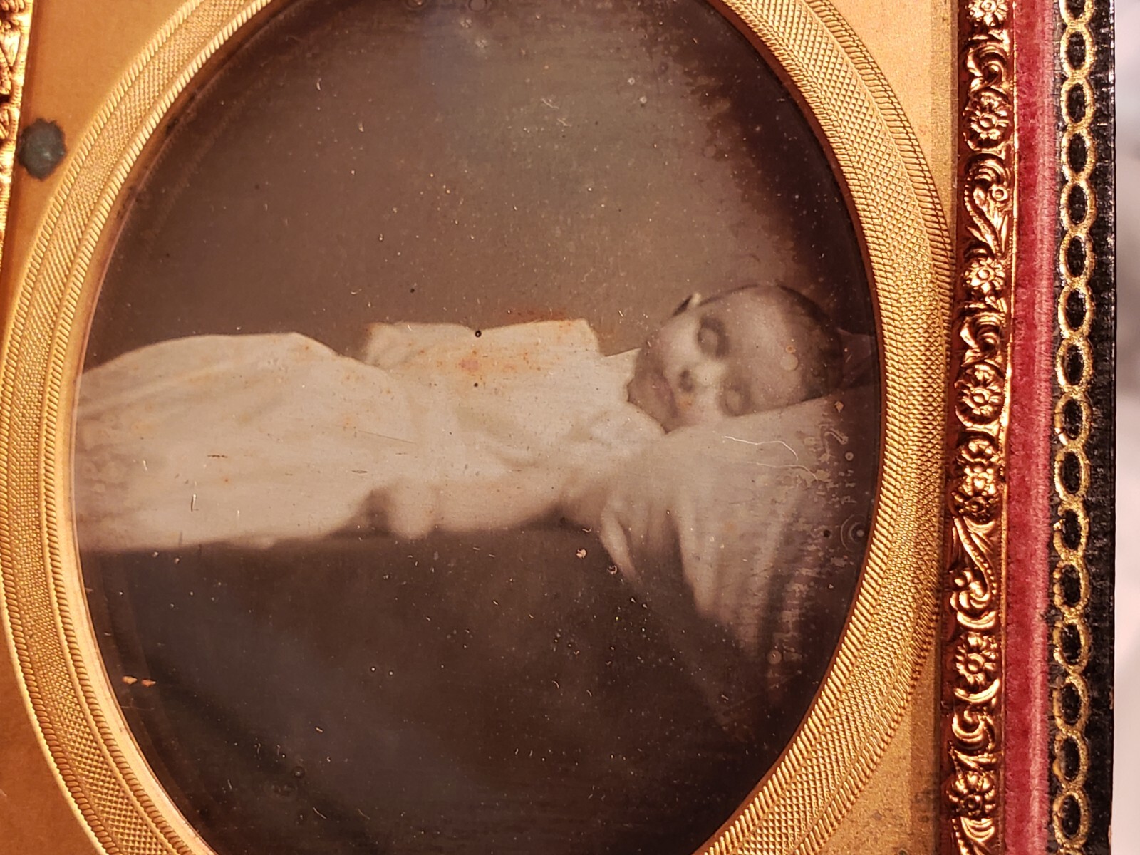 Antique 1/6 Plate DAGUERREOTYPE Child Post Mortem Original Seals full case