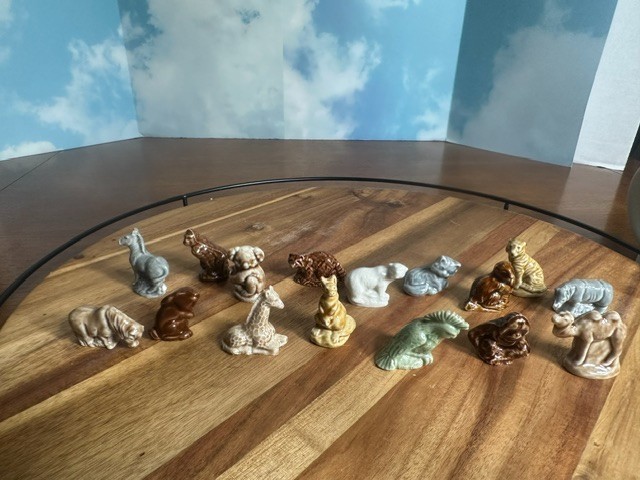 Wade Whimsies Animal Series II (1983-1985) Red Rose Tea England 16 Figurines