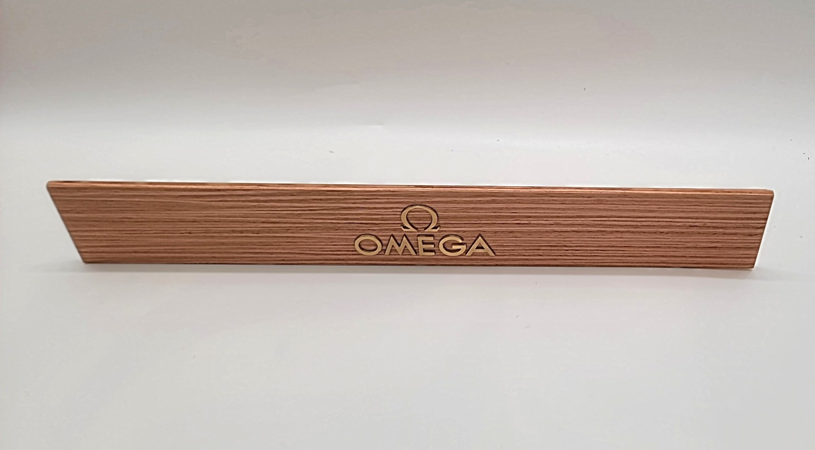ORIGINAL OMEGA DEALER\'S LARGE WOOD/METAL PLAQUE BRAND NEW