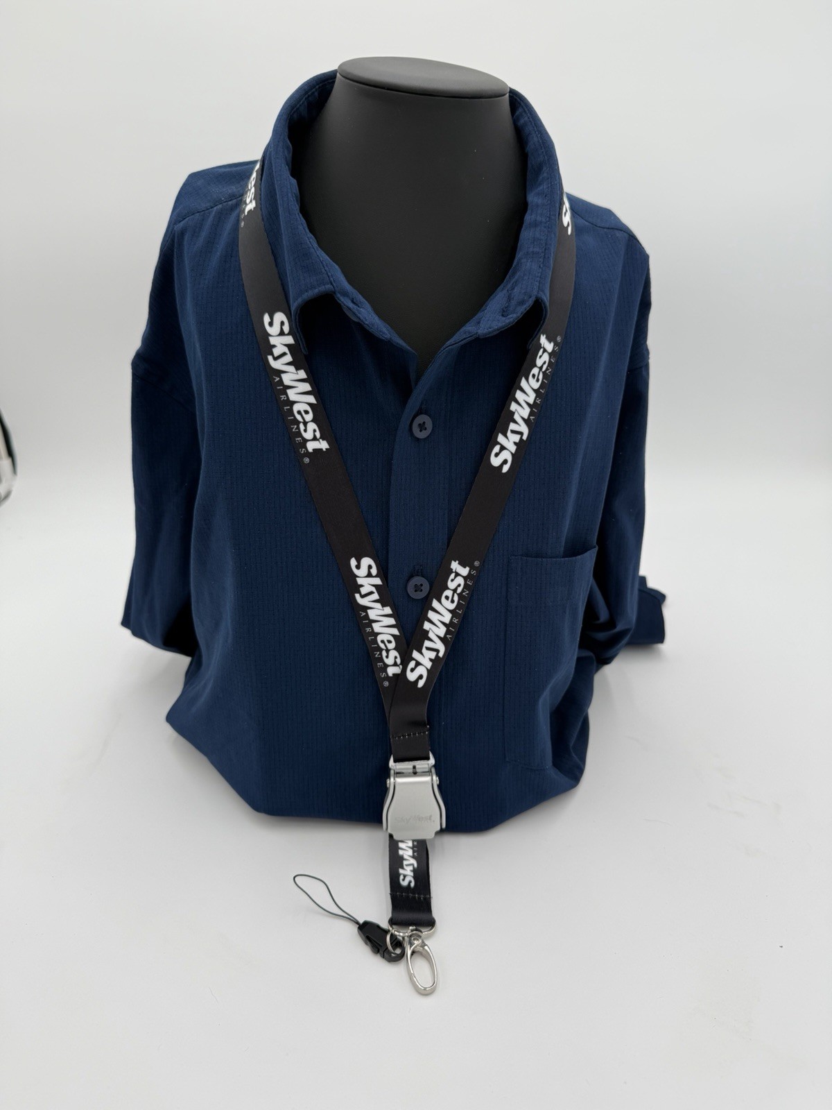 SkyWest Airlines Seat Belt Lanyard Boeing Airbus Embraer CRJ E175  Black