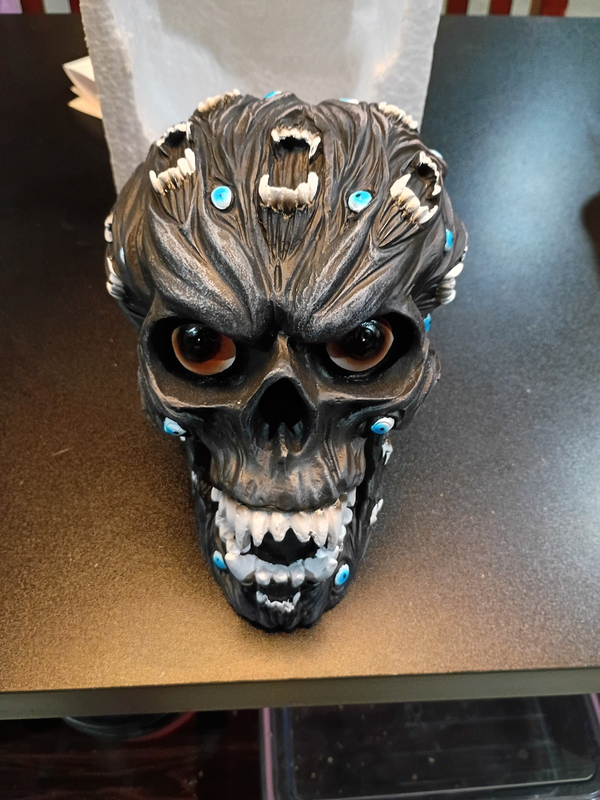 Fangs Morphing Vampire Skull Eyes & Teeth Skull figure. Black New in Box. 