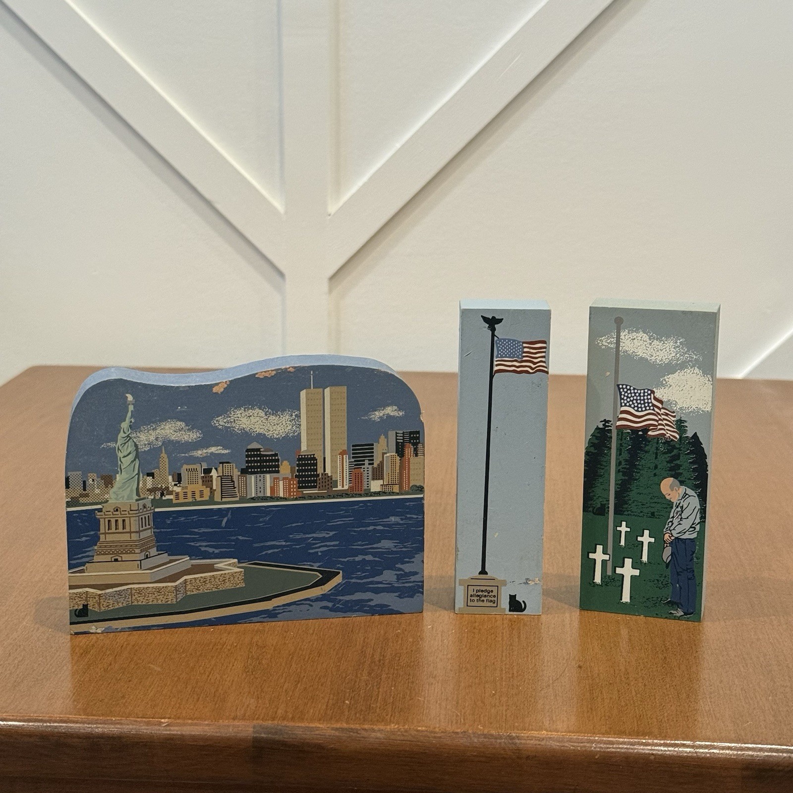 Cats Meow Village New York City Skyline Allegiance Flag God Bless America 9.11