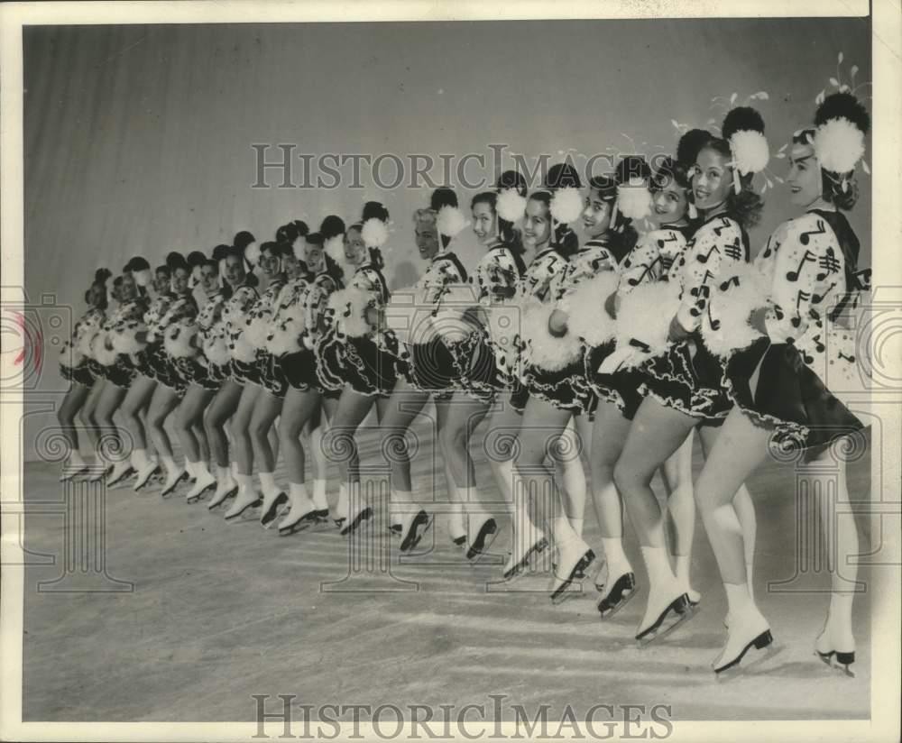 1953 Press Photo Holiday on Ice show girls- Glamour 