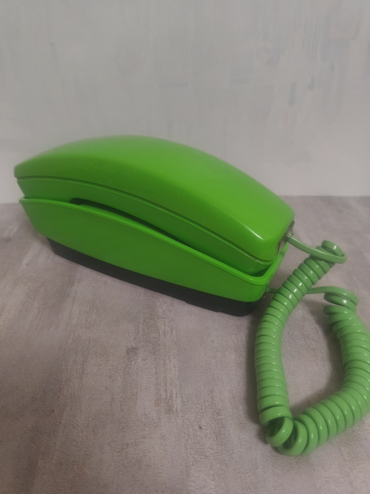 Vintage GTE Automatic Electric Lime Green Pushbutton Styleline Phone Works