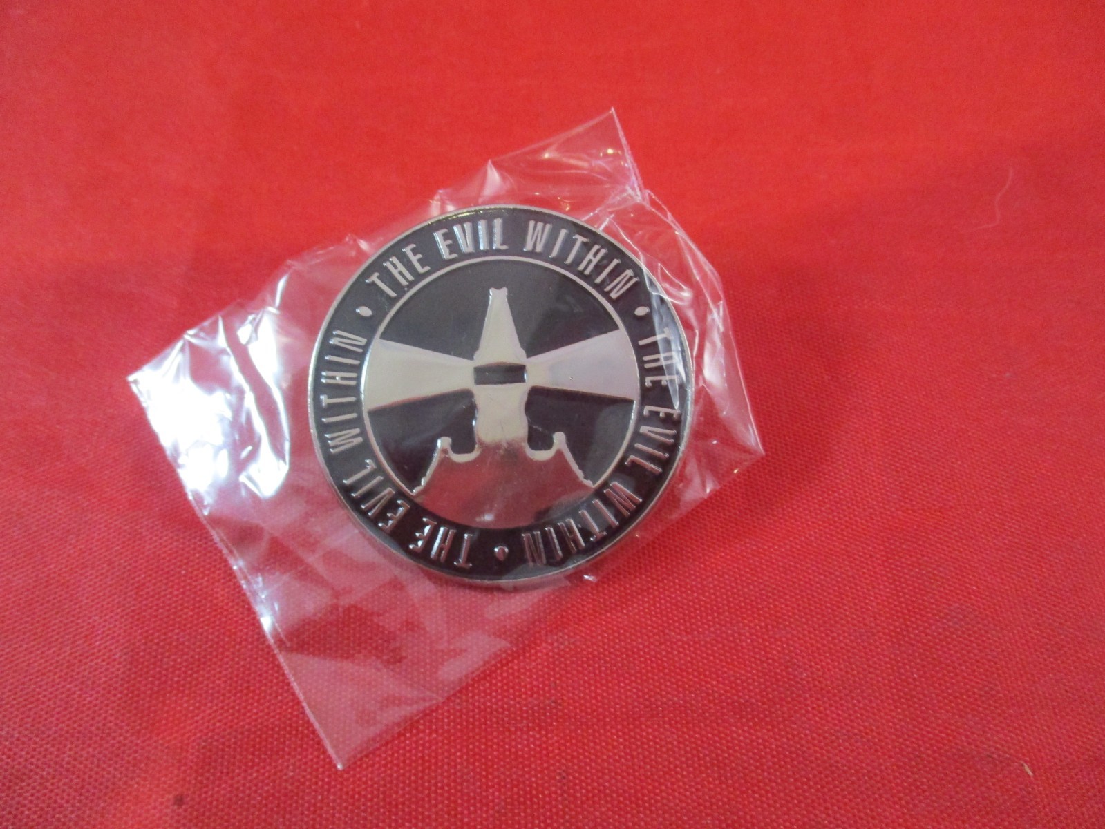 The Evil Within Playstation 4 PS4 PS3 XBox One 360 Game Promo Pin Pinback Button