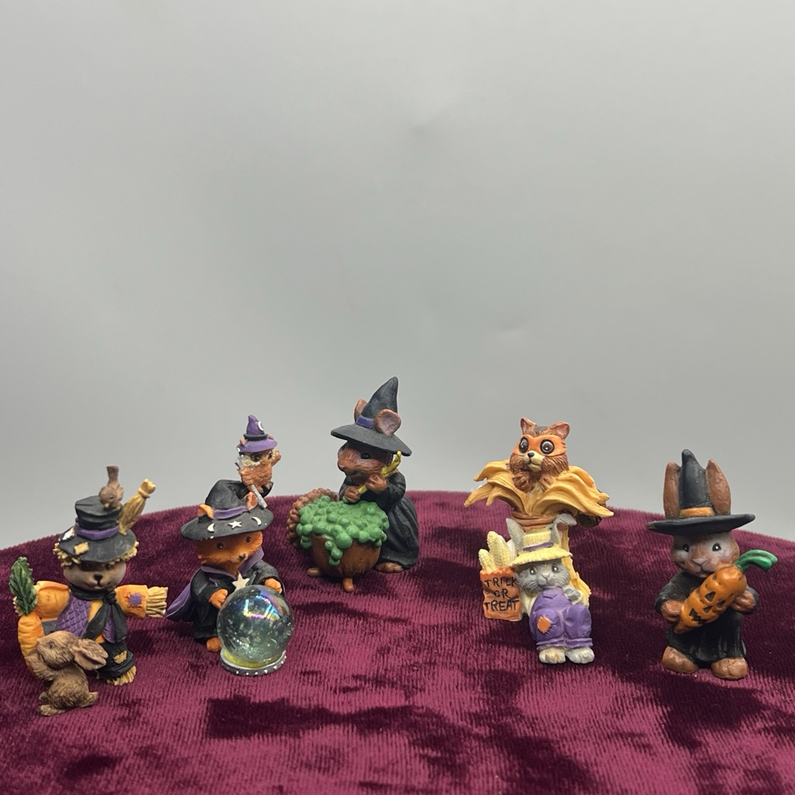 Vintage Enesco Marquardt Halloween 1990 Miniature Figures Lot of 5 Bunnies Witch
